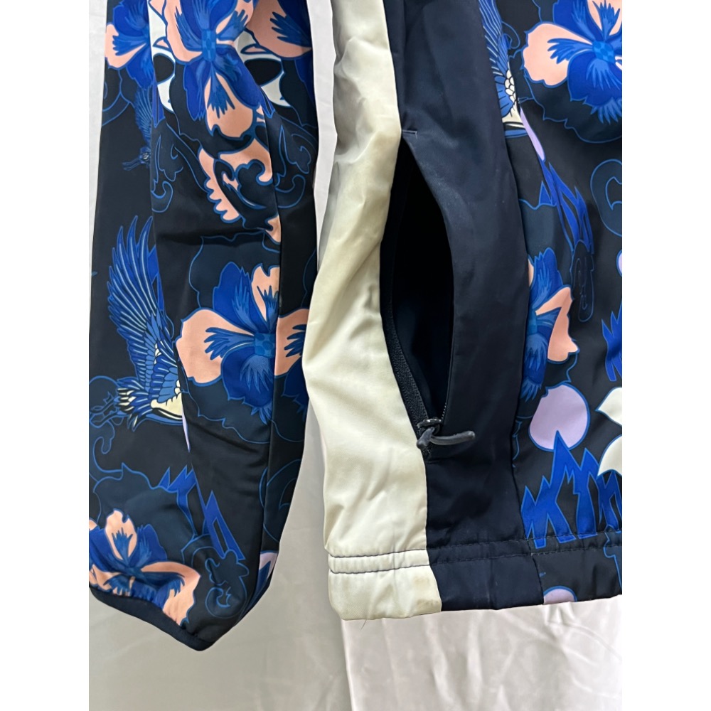 Adidas 女S 防風保暖連帽外套-細節圖3