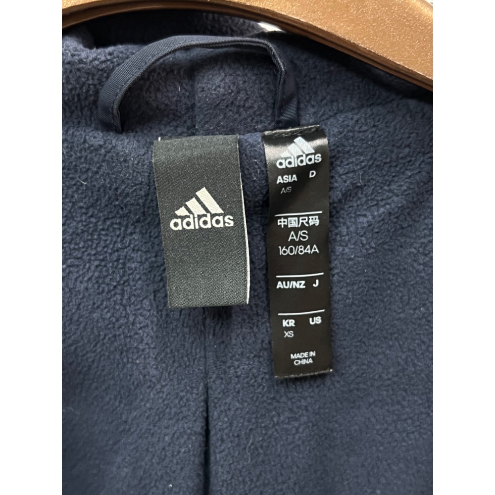 Adidas 女S 防風保暖連帽外套-細節圖6