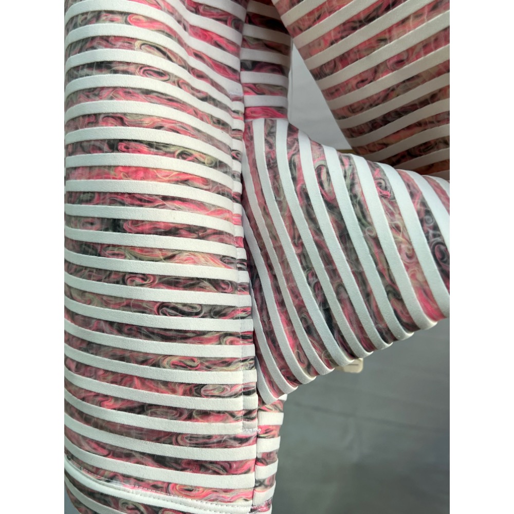 UA 女SM 寬鬆帽T-細節圖3