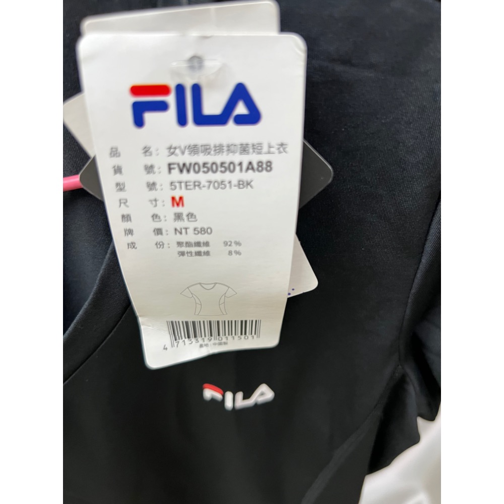 FILA 全新女M 吸排抑菌上衣-細節圖2