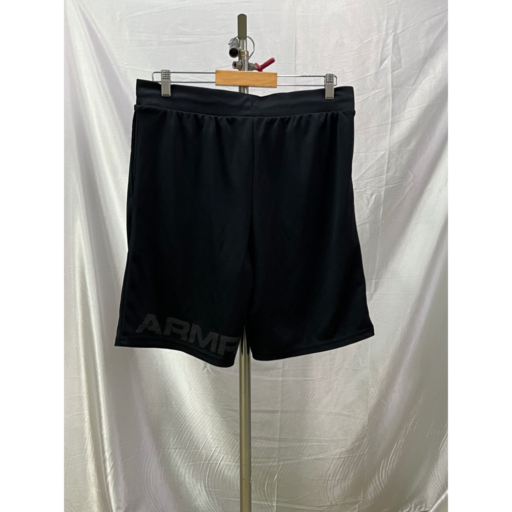 U A男X L運動短褲-細節圖2