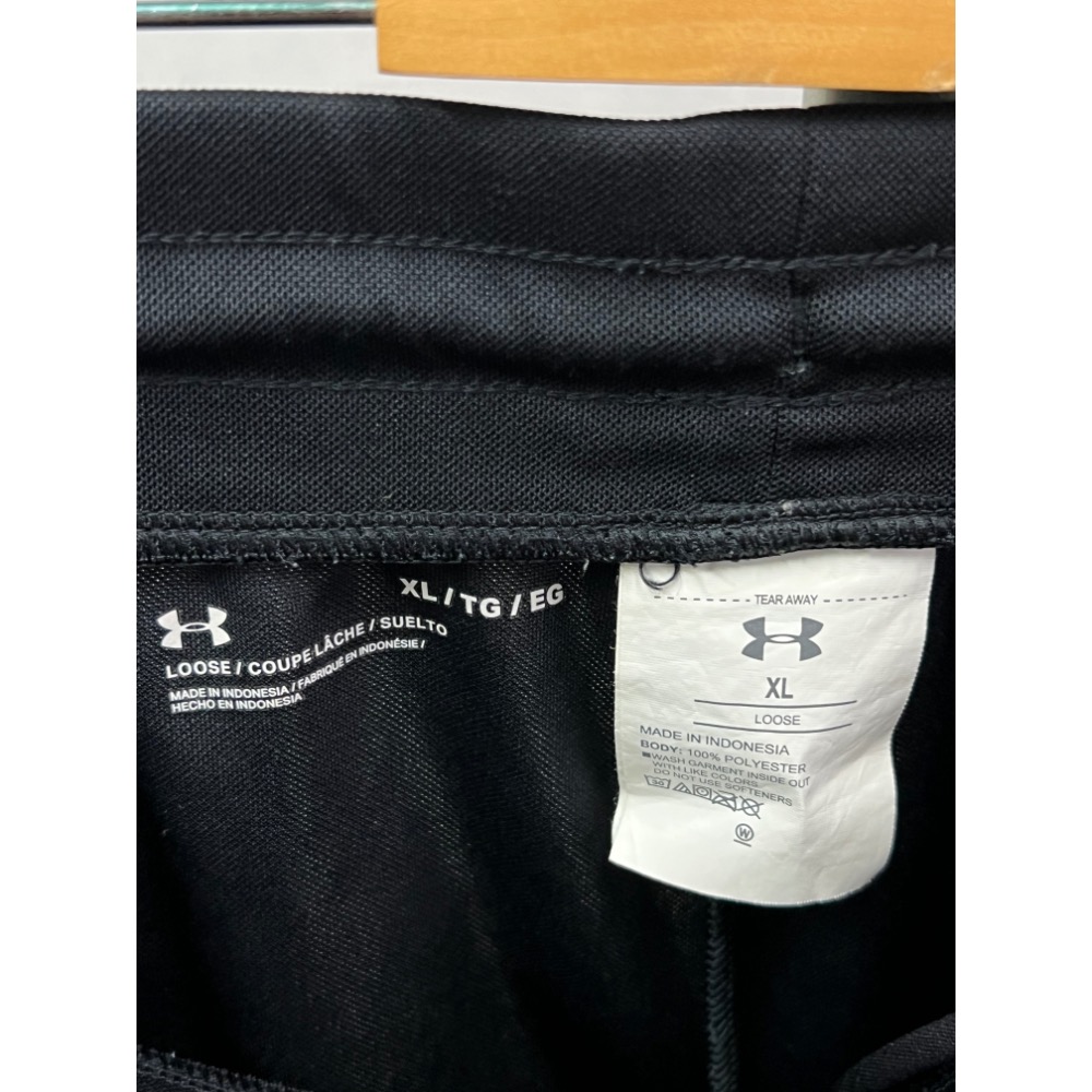 U A男X L運動短褲-細節圖3