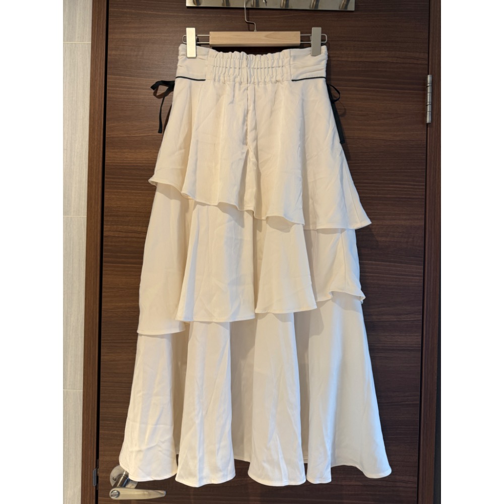 日牌 專櫃 earth music&ecology 蝴蝶結綁帶 蛋糕 撞色 拼接 半裙 半身裙 蛋糕裙-細節圖6