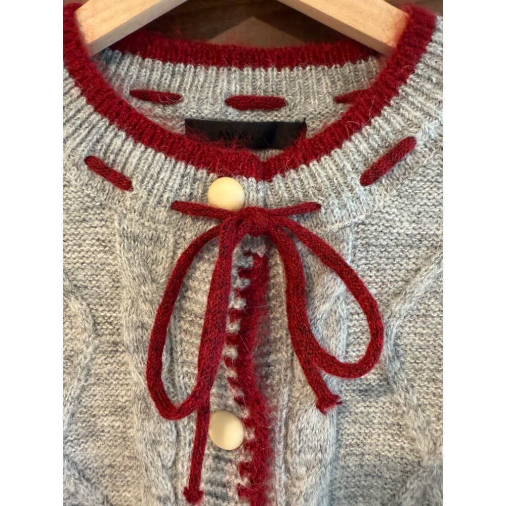 專櫃 貴牌 MO&CO 羊毛 綿羊毛 馬海毛 針織外套 毛線外套 毛衣 開衫 撞色 蝴蝶結綁帶-細節圖2