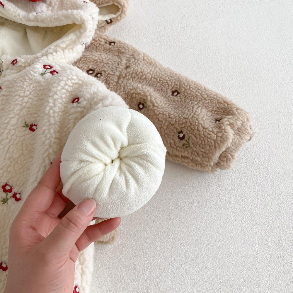 N019【預購】女童可愛蝴蝶結繡花毛毛外套 卡/米色 冬季保暖刷毛加厚外套 (73~120)-細節圖5