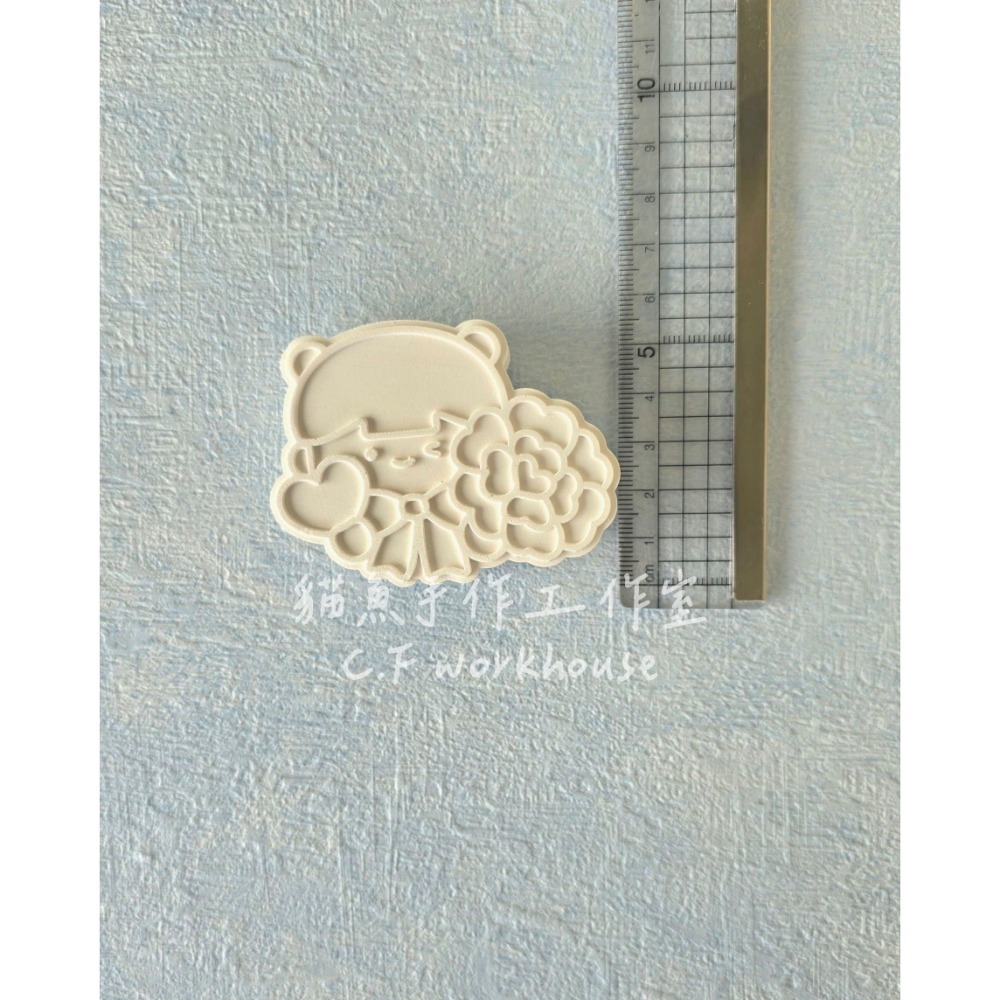 康乃馨-女孩與心