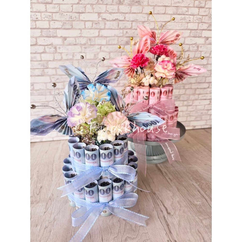 貓魚手作｜【含禮盒】蝶舞康乃馨鈔票蛋糕 有錢花蛋糕 獨家設計 雙層花蛋糕 母親節 索拉花蛋糕 永生花配材-細節圖2