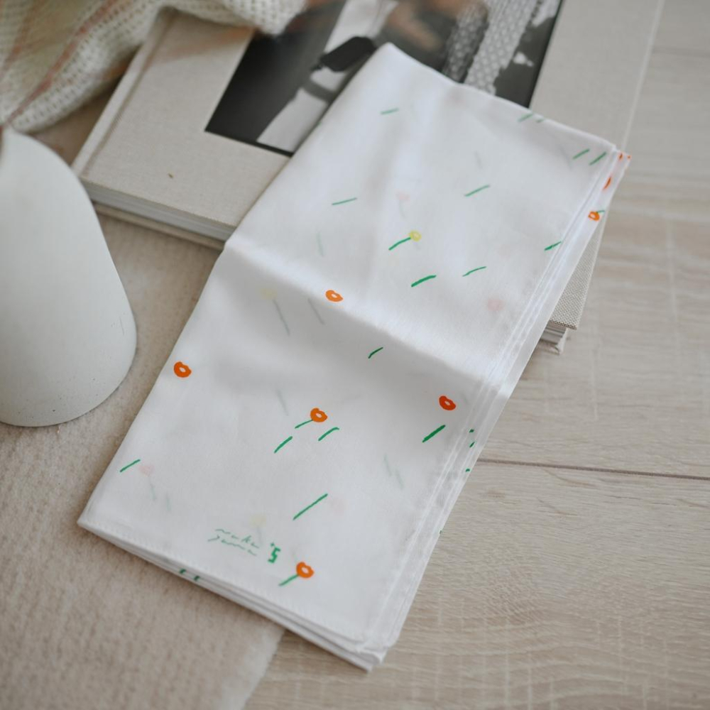 丸丸選品日本帶回日本製手帕IBUH純棉幾何設計圖小花白色手帕領巾-細節圖2