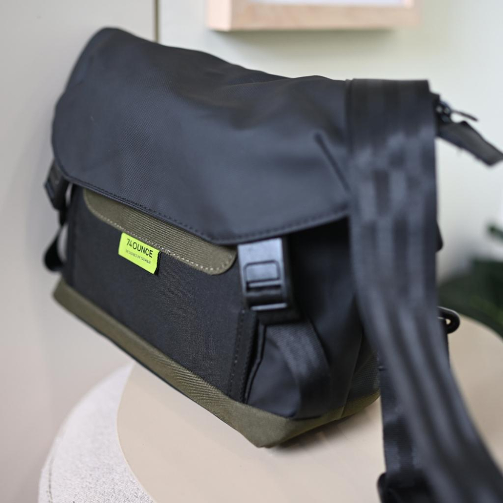 轉賣74ounce 側背郵差包雙層側背包ACTIVE 極速快取-細節圖2