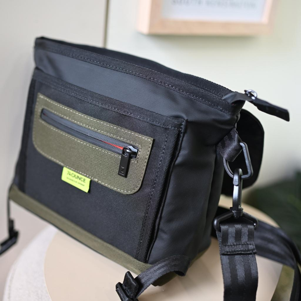 轉賣74ounce 側背郵差包雙層側背包ACTIVE 極速快取-細節圖3