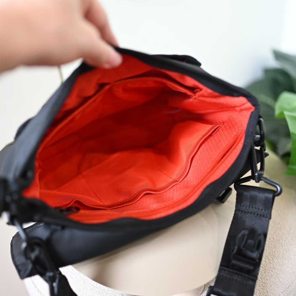 轉賣74ounce 側背郵差包雙層側背包ACTIVE 極速快取-細節圖5