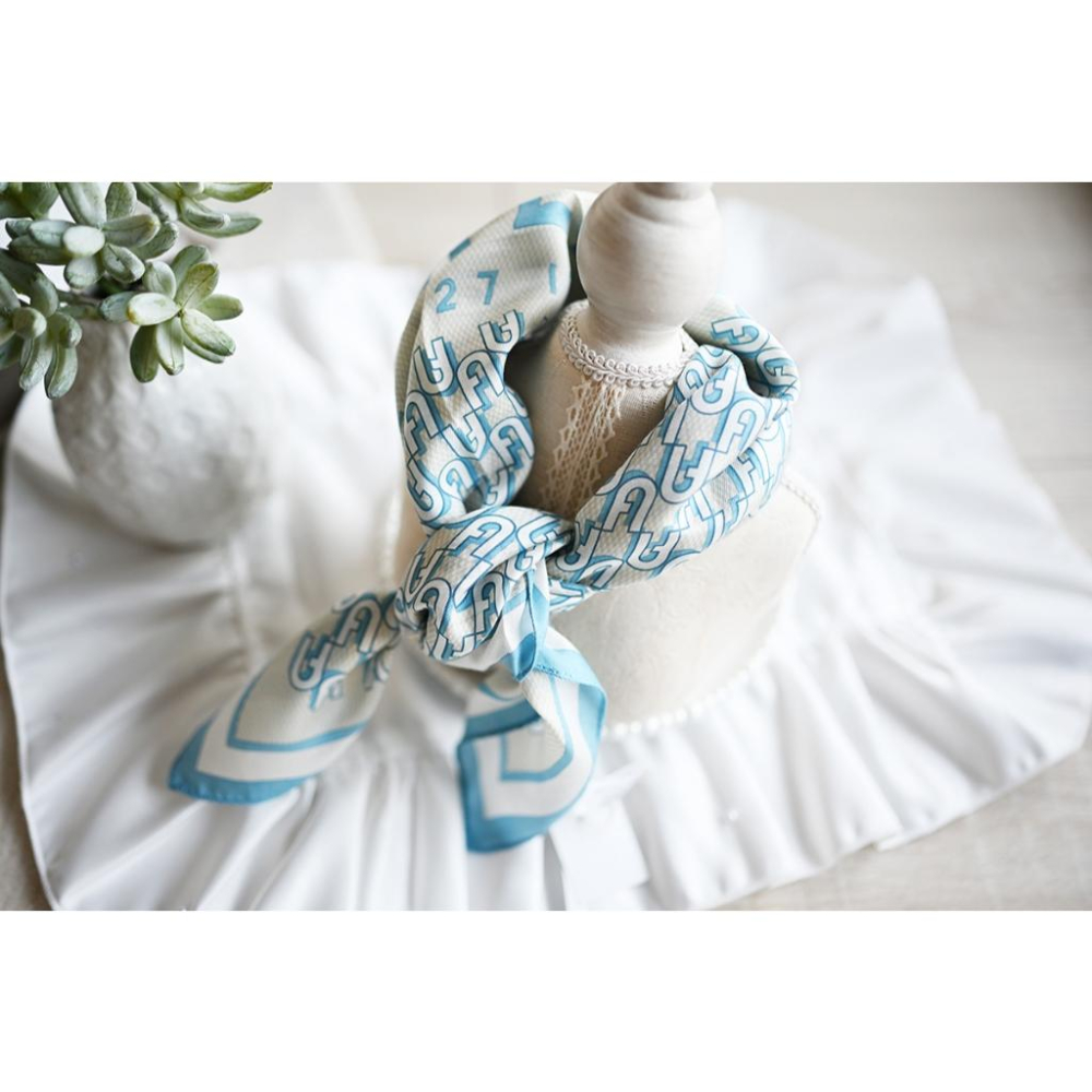 丸丸選品 FURLA日本製 絲巾 領巾 手帕 日本帶回FURLA領巾/手帕58*58公分交換禮物品牌精品媽媽禮物-細節圖6