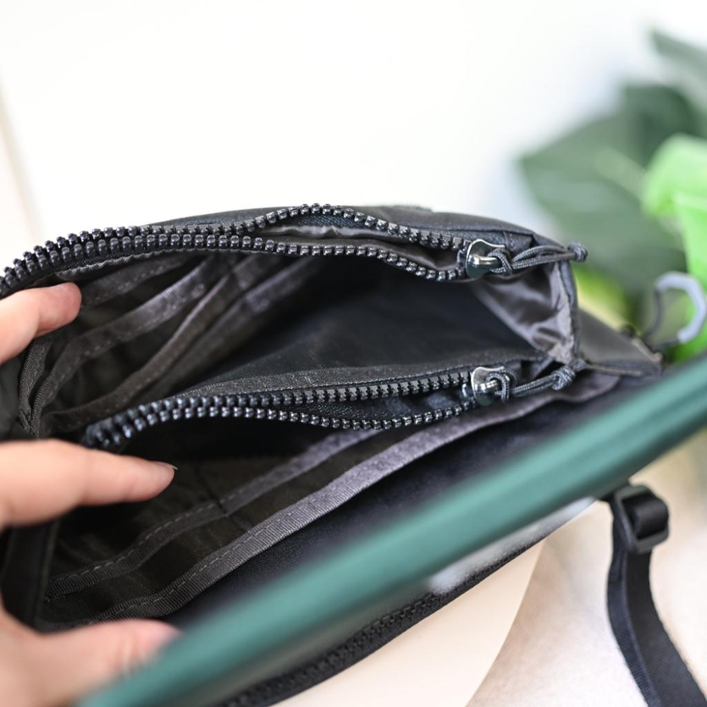 MILESTO多夾層小斜方包出國護照綠色-細節圖4