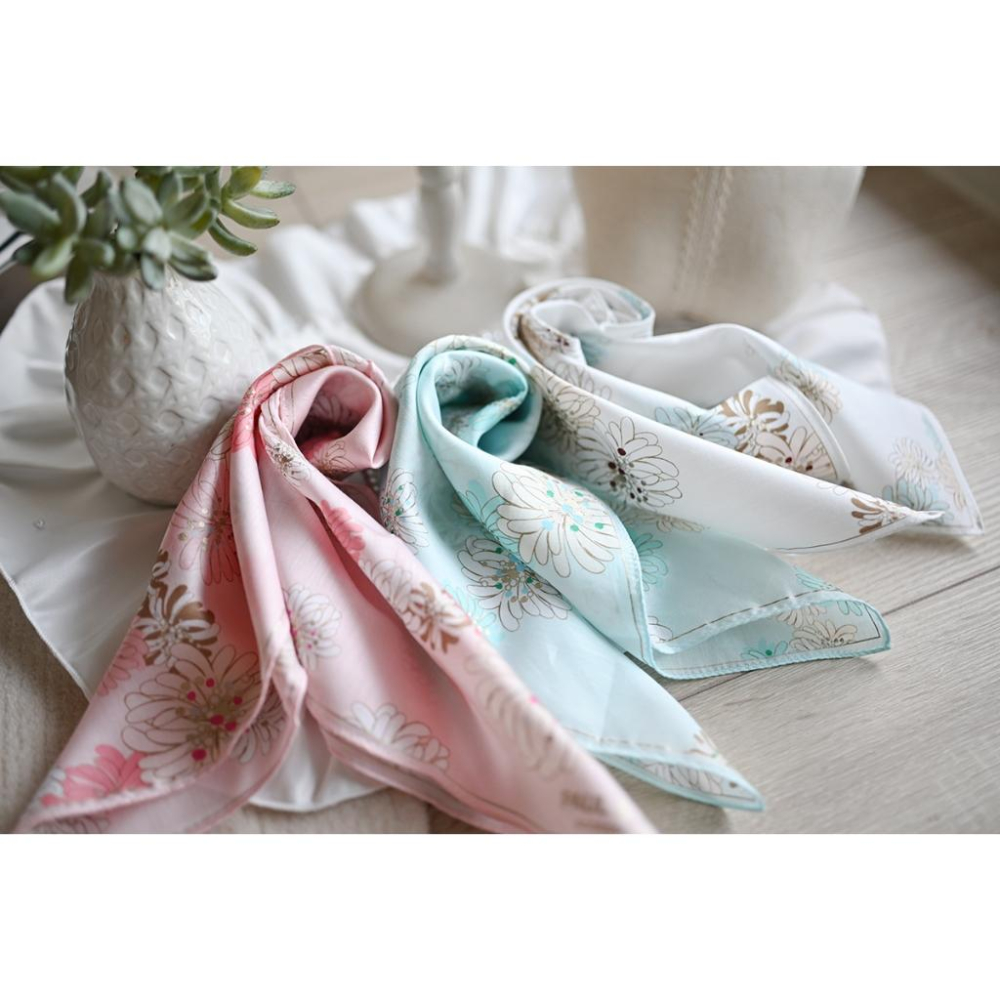 丸丸選品經典PAUL & JOE 花花圖案ACCESSOIRES絲巾手帕領巾交換禮物媽媽情人節-細節圖6