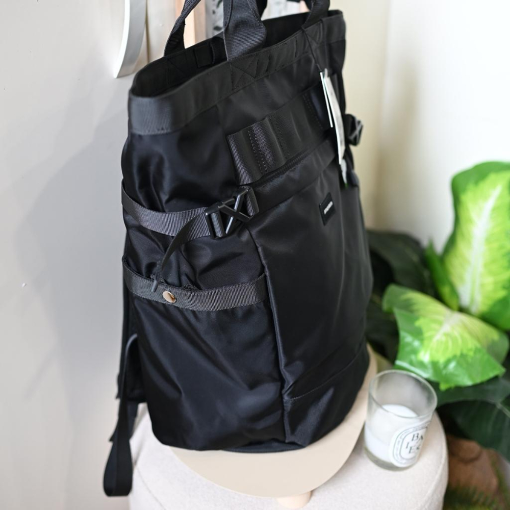 小紅書款黑色尼龍後背包可以放筆電13吋旅行商務包包-細節圖3