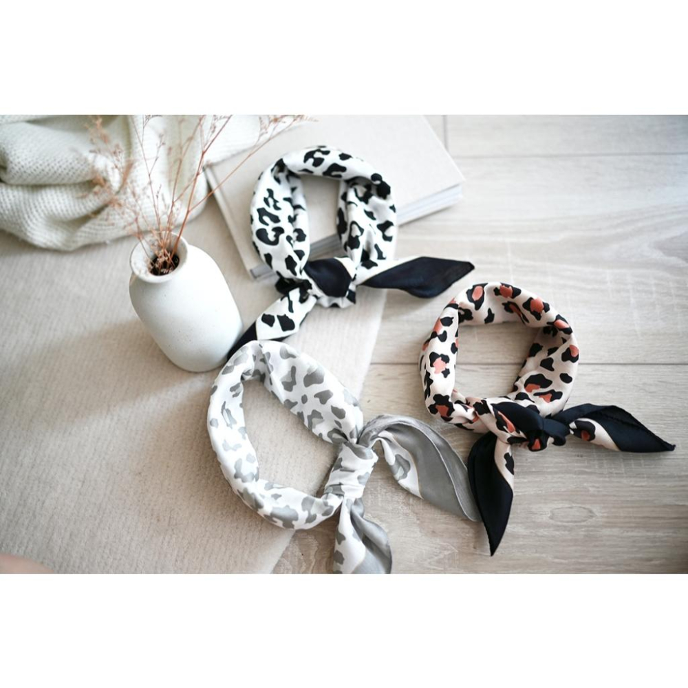 丸丸選品經典豹紋秋冬款agnes b日本製手帕 領巾咖啡黑白經典送禮交換禮物復古大-細節圖9