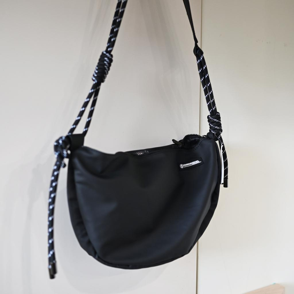 簡約設計繩子黑色尼龍包包鞋背包男生中性款輕量款防潑水隨性款-細節圖2