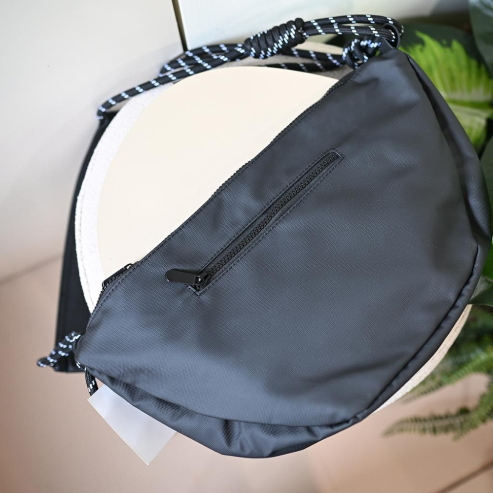 簡約設計繩子黑色尼龍包包鞋背包男生中性款輕量款防潑水隨性款-細節圖5