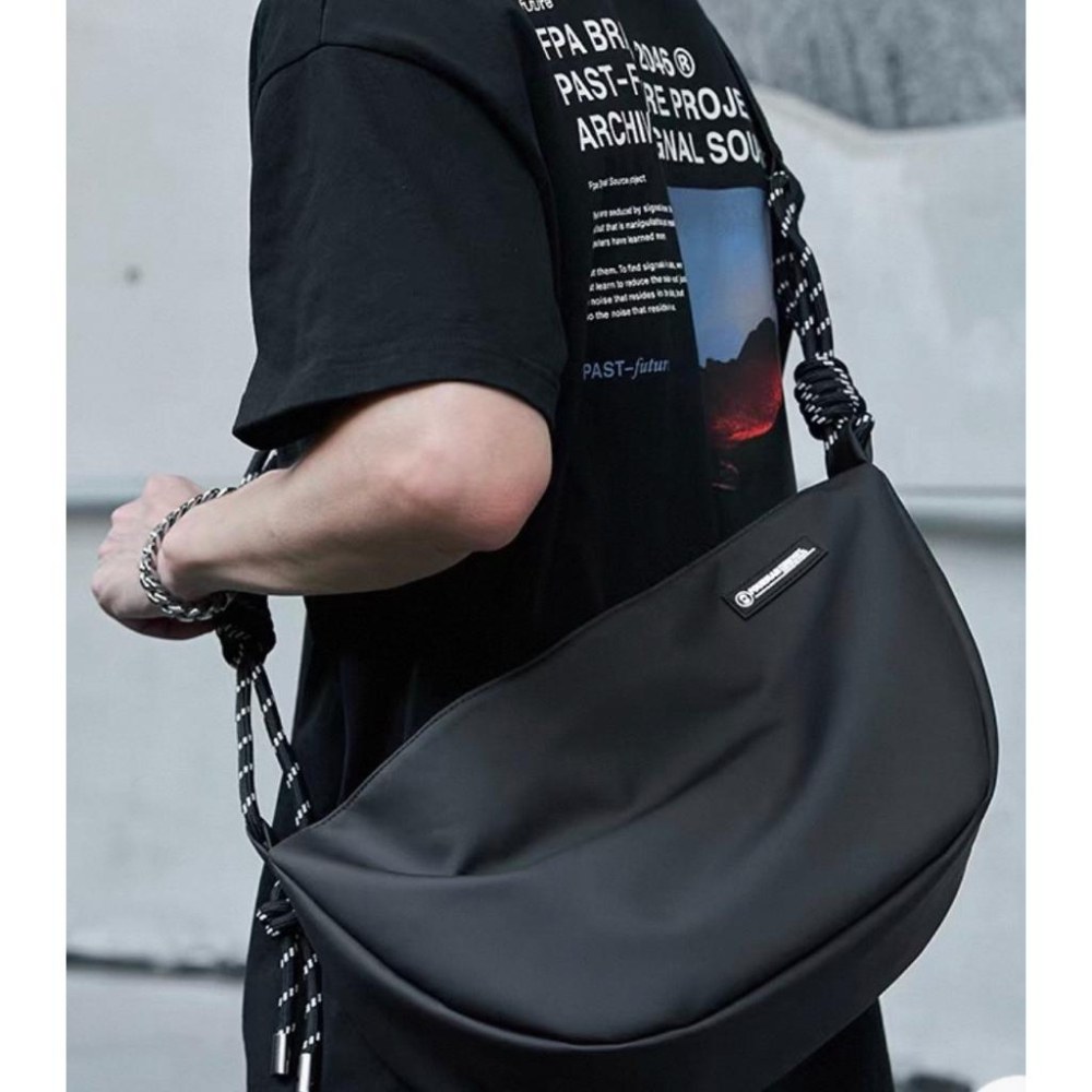 簡約設計繩子黑色尼龍包包鞋背包男生中性款輕量款防潑水隨性款-細節圖7