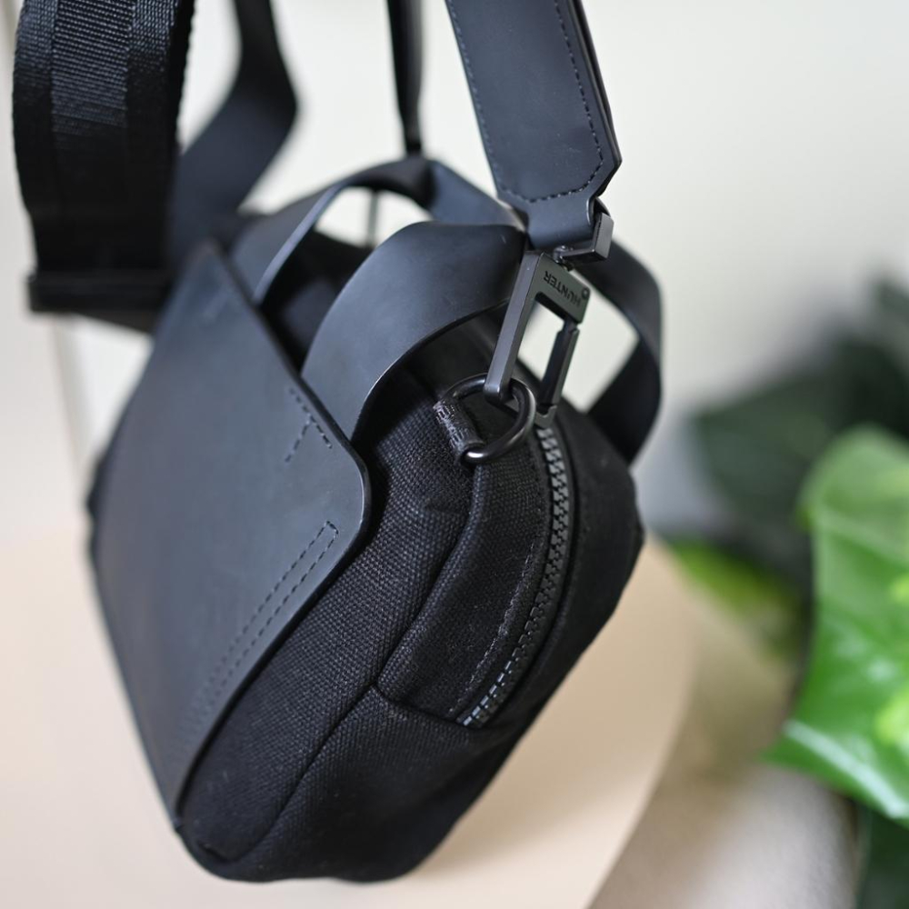 轉賣Refined粗針縫帆布小方包黑色-細節圖3