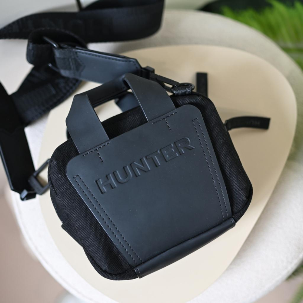 轉賣Refined粗針縫帆布小方包黑色-細節圖4