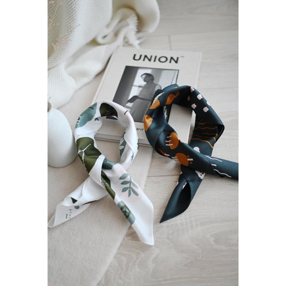 丸丸選品日本帶回日本製手帕IBUH純棉幾何設計圖抽象領巾葉子白色深藍-細節圖3