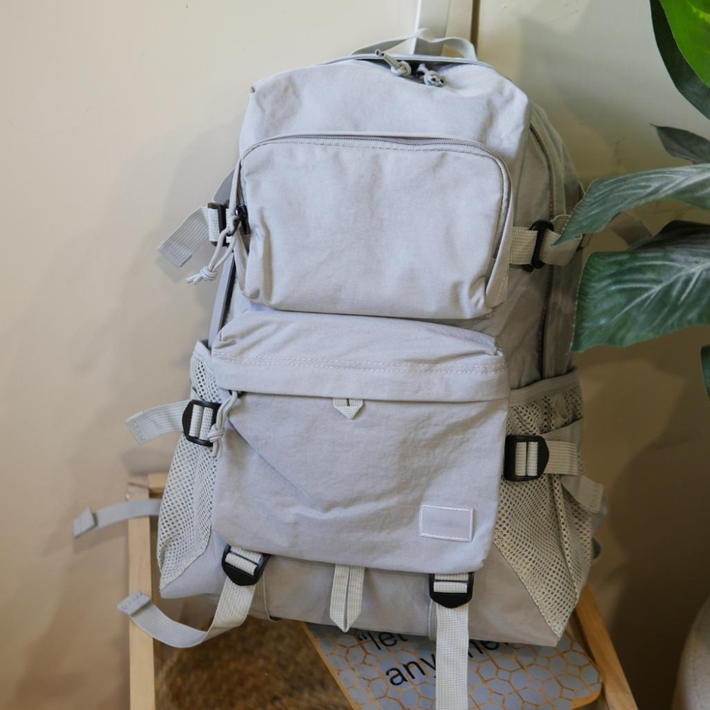 轉賣全新灰色大書包可放筆電15吋筆電包包旅行後背包商務旅行包-細節圖2