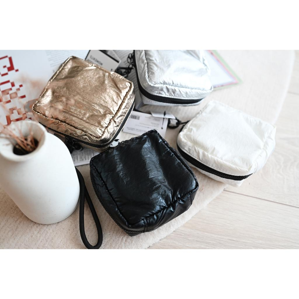 丸丸商店|zakka選品現貨日本帶回包包輕量收納小包包銀色金色小方包掛手小包包-細節圖2