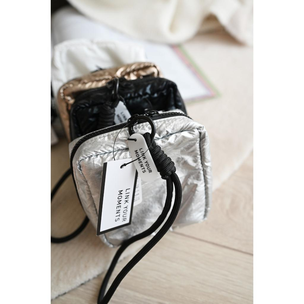 丸丸商店|zakka選品現貨日本帶回包包輕量收納小包包銀色金色小方包掛手小包包-細節圖4