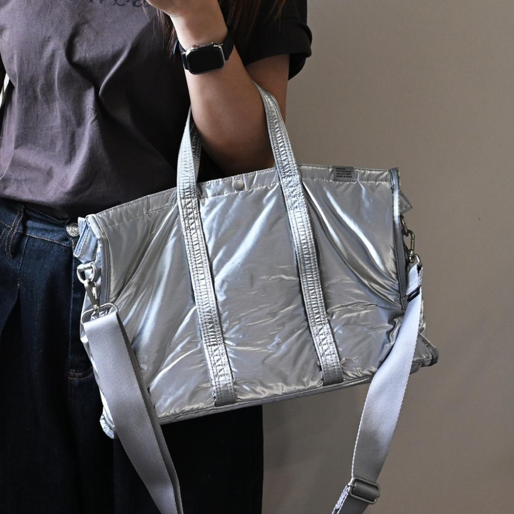 韓國帶回二手TOTE BRIEF 001 WIDE M Silver 銀色手提通勤公事包13吋筆電可以放sweetch銀-細節圖9