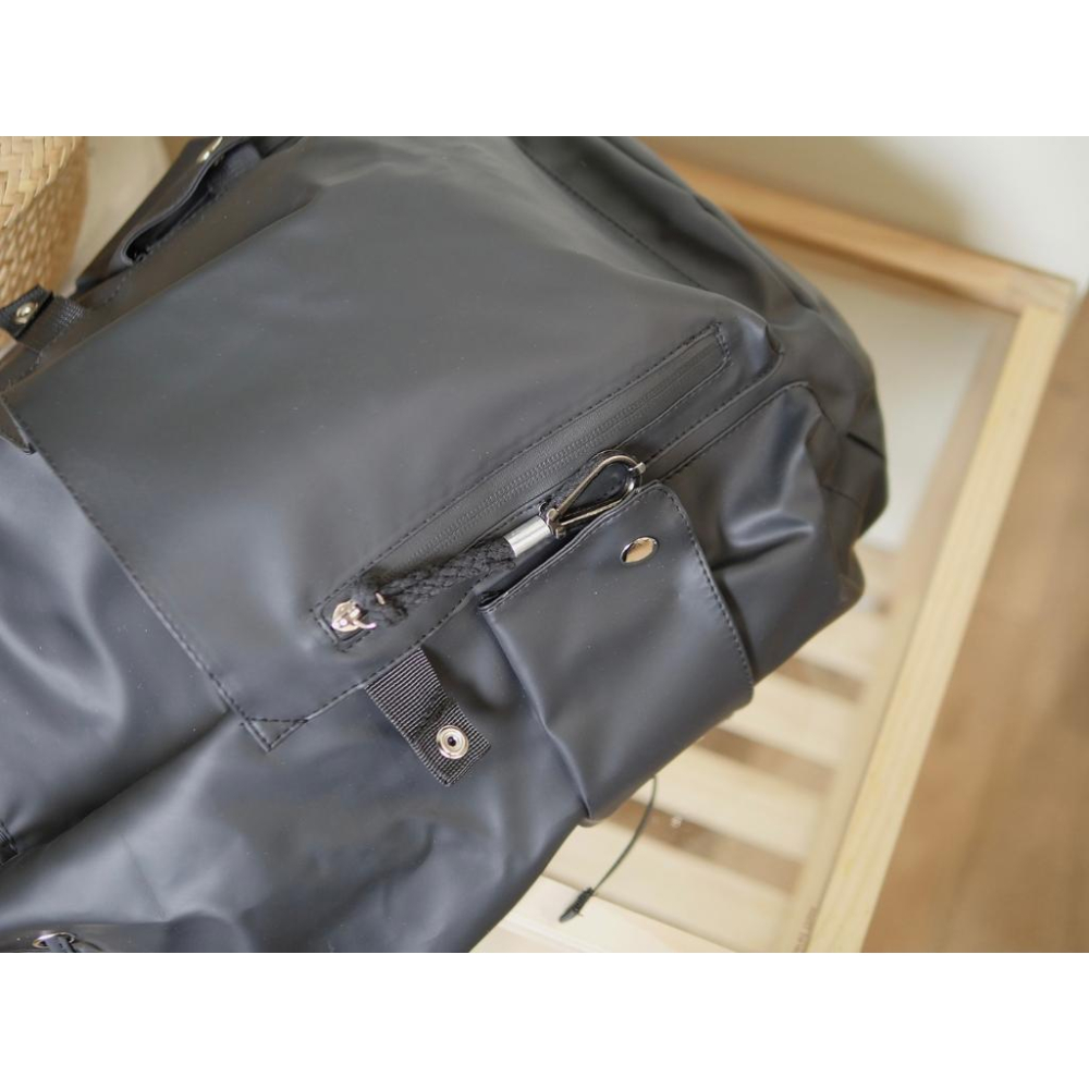 中性款防潑水霧面質感口袋束口後背包黑色全新二手品-細節圖5