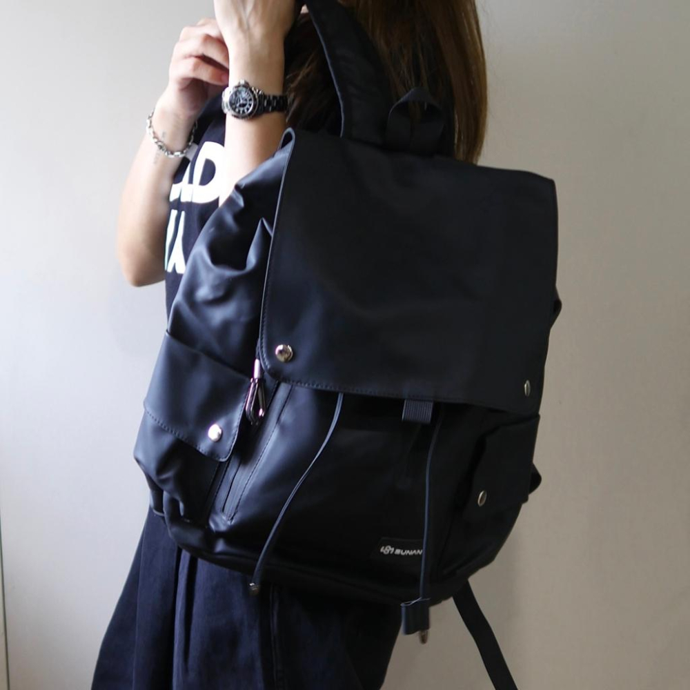 中性款防潑水霧面質感口袋束口後背包黑色全新二手品-細節圖7