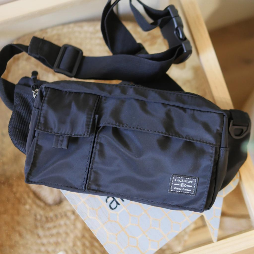 黑色尼龍百搭口袋旅行貼身斜背包胸包夏季型男潮流包包多口袋設計-細節圖3