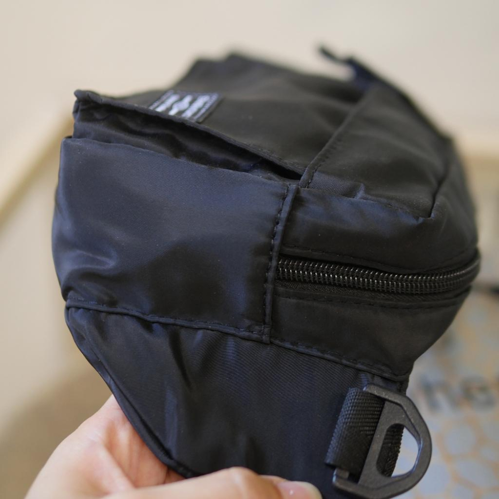 黑色尼龍百搭口袋旅行貼身斜背包胸包夏季型男潮流包包多口袋設計-細節圖6