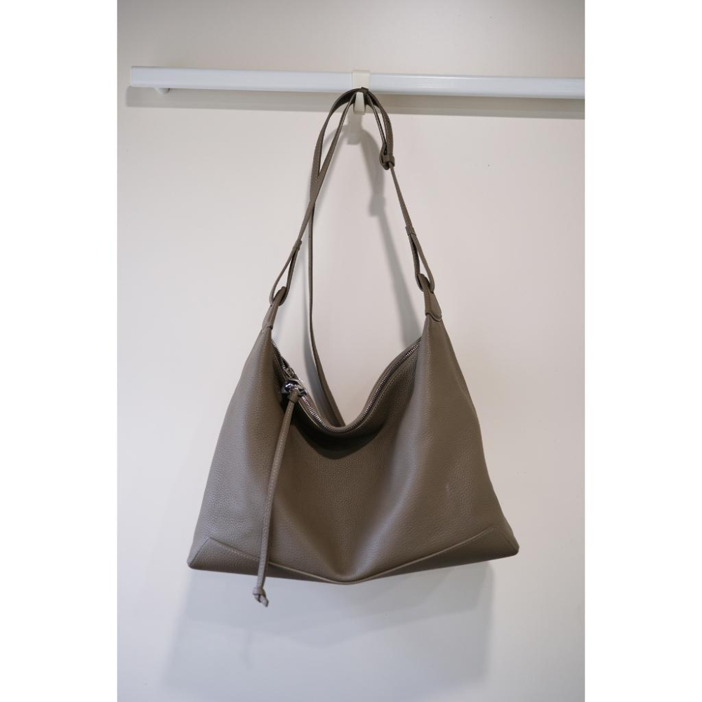 轉賣真皮包包蝴蝶包全真皮大象灰HOBO風箏包mytaste品牌-細節圖3
