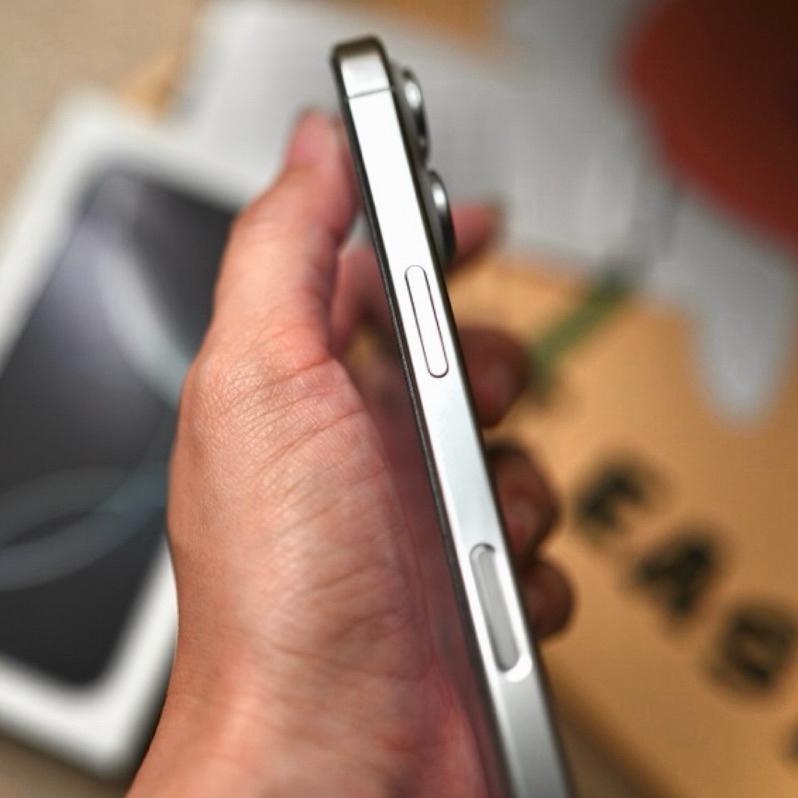 二手9.9成新 iPhone 16 pro 256g 白色-細節圖6