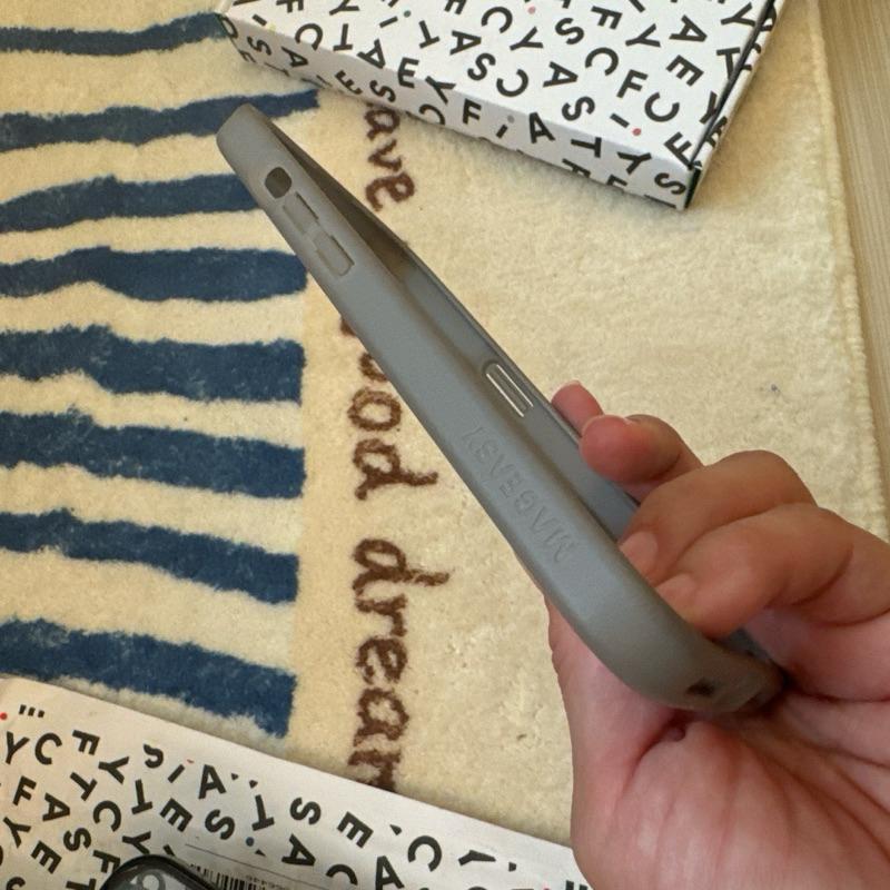 二手MAGEASY iPhone 15 pro超軍規防摔手機殼 晨霧灰-細節圖3