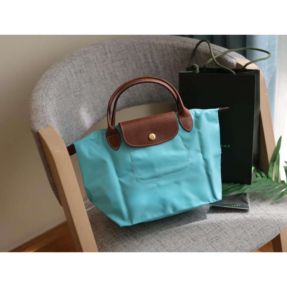 小丸媽的包包LONGCHAMP LE PLIAGE系列短把再生尼龍摺疊水餃包S號小/松石綠蒂芬妮綠-細節圖3