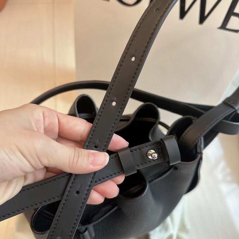 小丸媽二手精品 LOEWE Balloon 黑色 so black銀色串珠 中款雙提把小牛皮手提斜背氣球水桶包-細節圖5