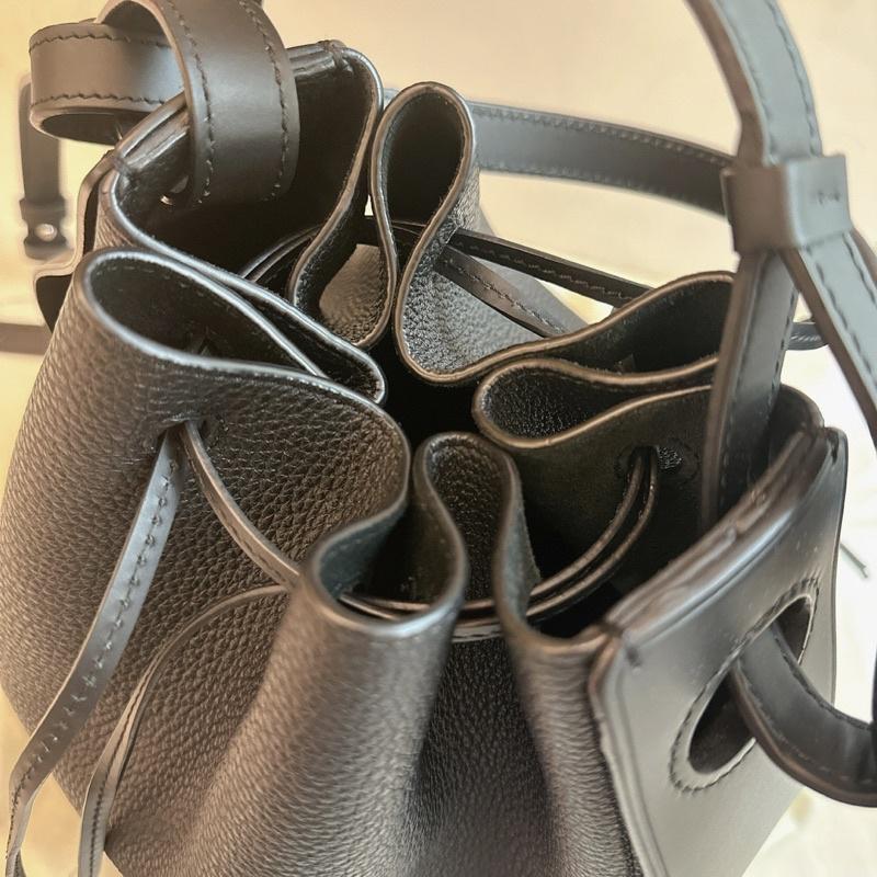 小丸媽二手精品 LOEWE Balloon 黑色 so black銀色串珠 中款雙提把小牛皮手提斜背氣球水桶包-細節圖6