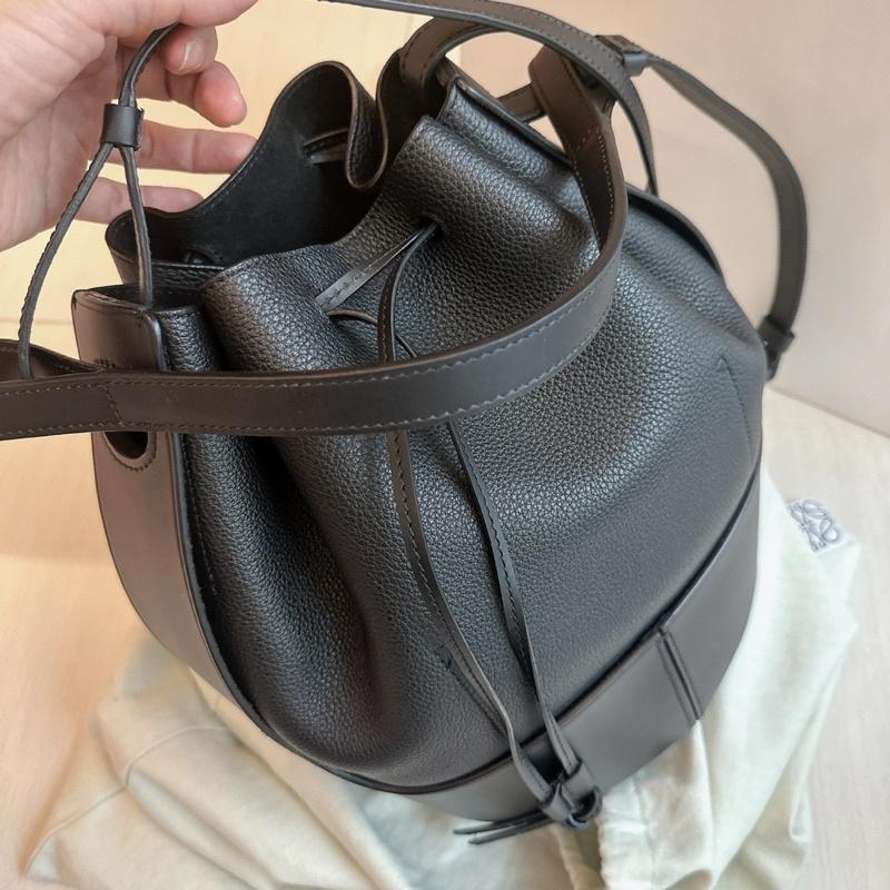 小丸媽二手精品 LOEWE Balloon 黑色 so black銀色串珠 中款雙提把小牛皮手提斜背氣球水桶包-細節圖7
