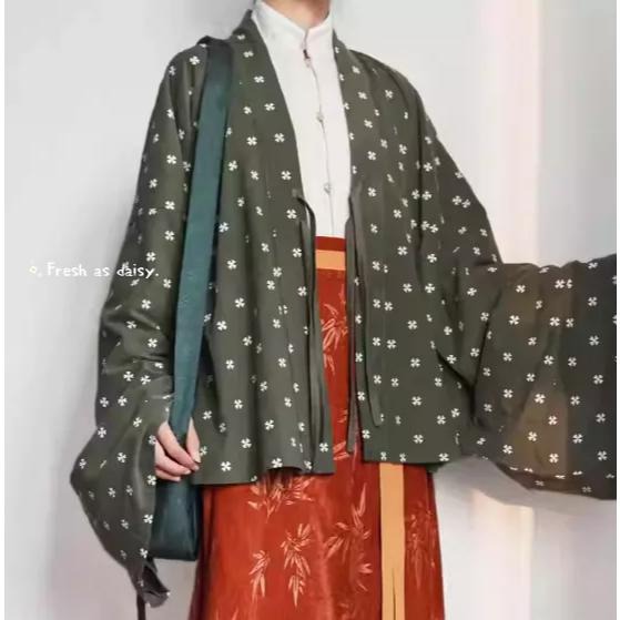 ｜春日醒｜四葉草的祝福🌼改良式漢服日常漢服漢服女裝漢服上衣開衫對襟衫春秋褶衣魏晉南北朝漢服燈心絨-細節圖3