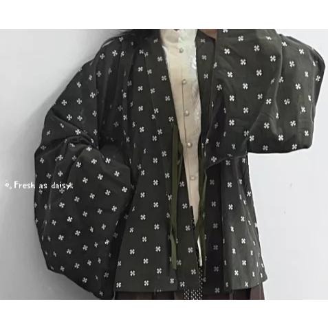 ｜春日醒｜四葉草的祝福🌼改良式漢服日常漢服漢服女裝漢服上衣開衫對襟衫春秋褶衣魏晉南北朝漢服燈心絨-細節圖5