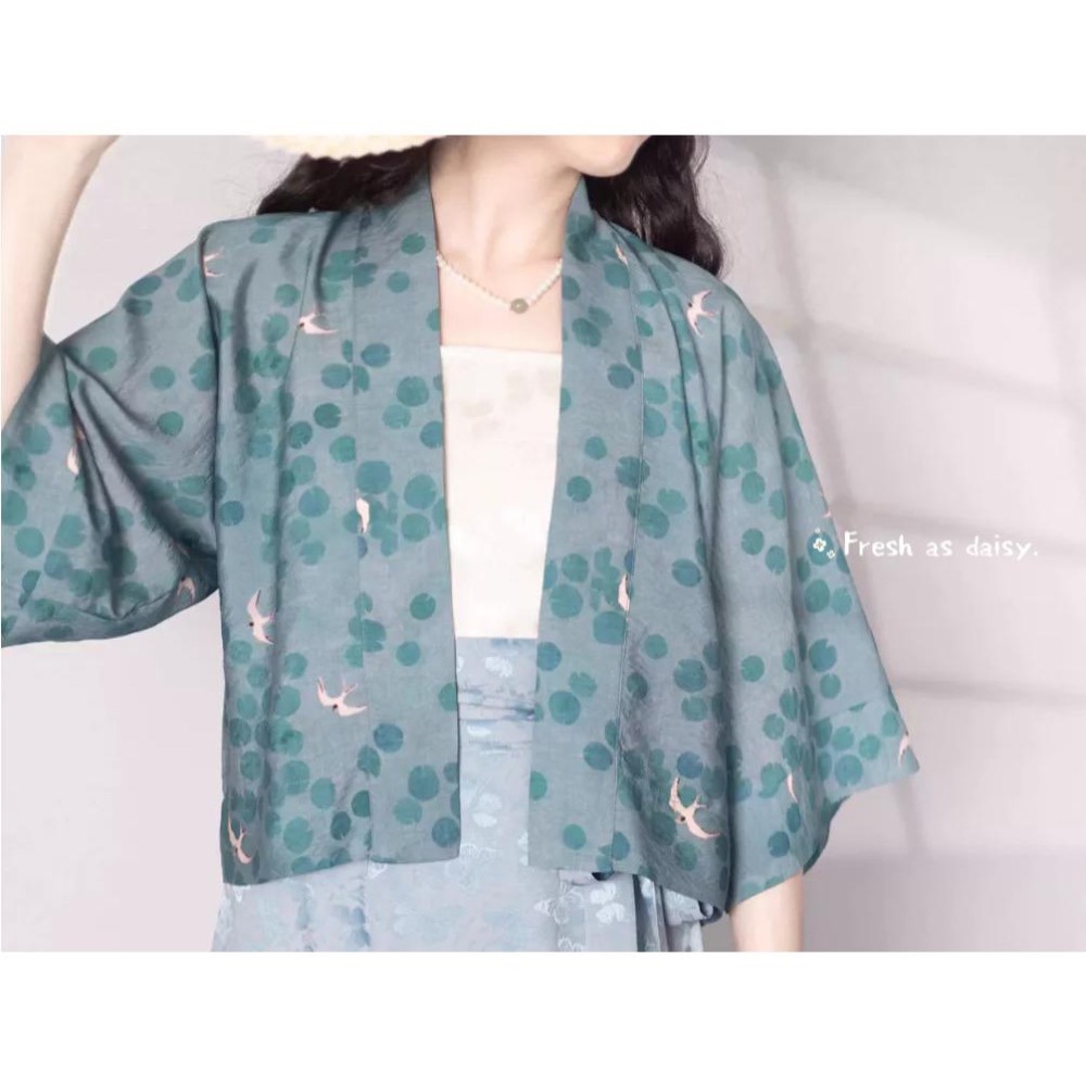 ｜春日醒｜白鳶🌼改良式漢服日常漢服漢服女裝上衣漢服外套開衫對襟衫宋制貉袖春夏少女-細節圖3
