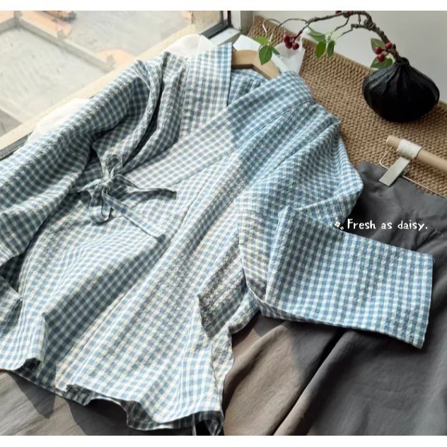 ｜春日醒｜方寸之間🌼日常漢服改良式漢服明制交領橫臥領長袖防曬外套格紋日常通勤春夏-細節圖7