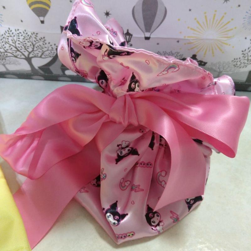 酷洛米 緞面蝴蝶結造型束口袋-細節圖2