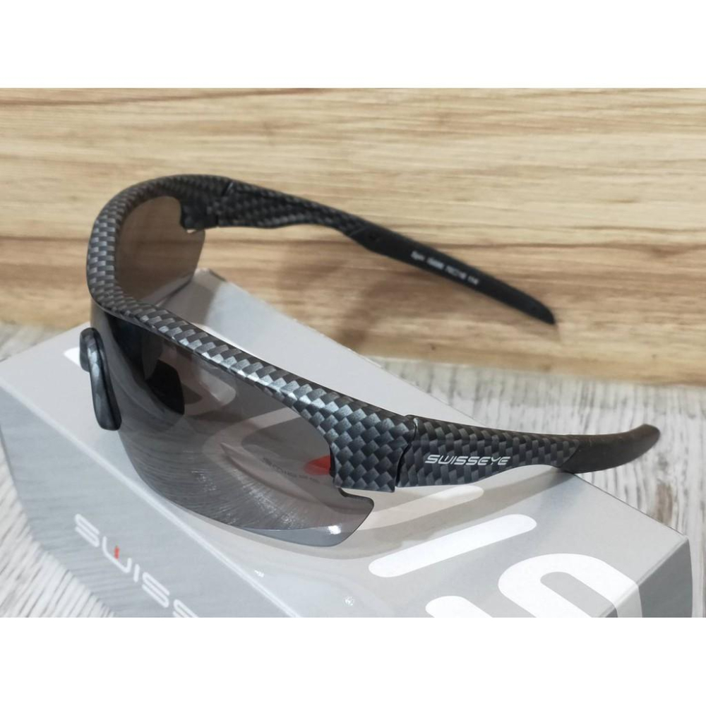 【單車元素】德國 SWISSEYE Spin 青少年款 (8-12歲) 碳纖紋路 特仕版 防風眼鏡 太陽眼鏡 自行車眼鏡-細節圖2