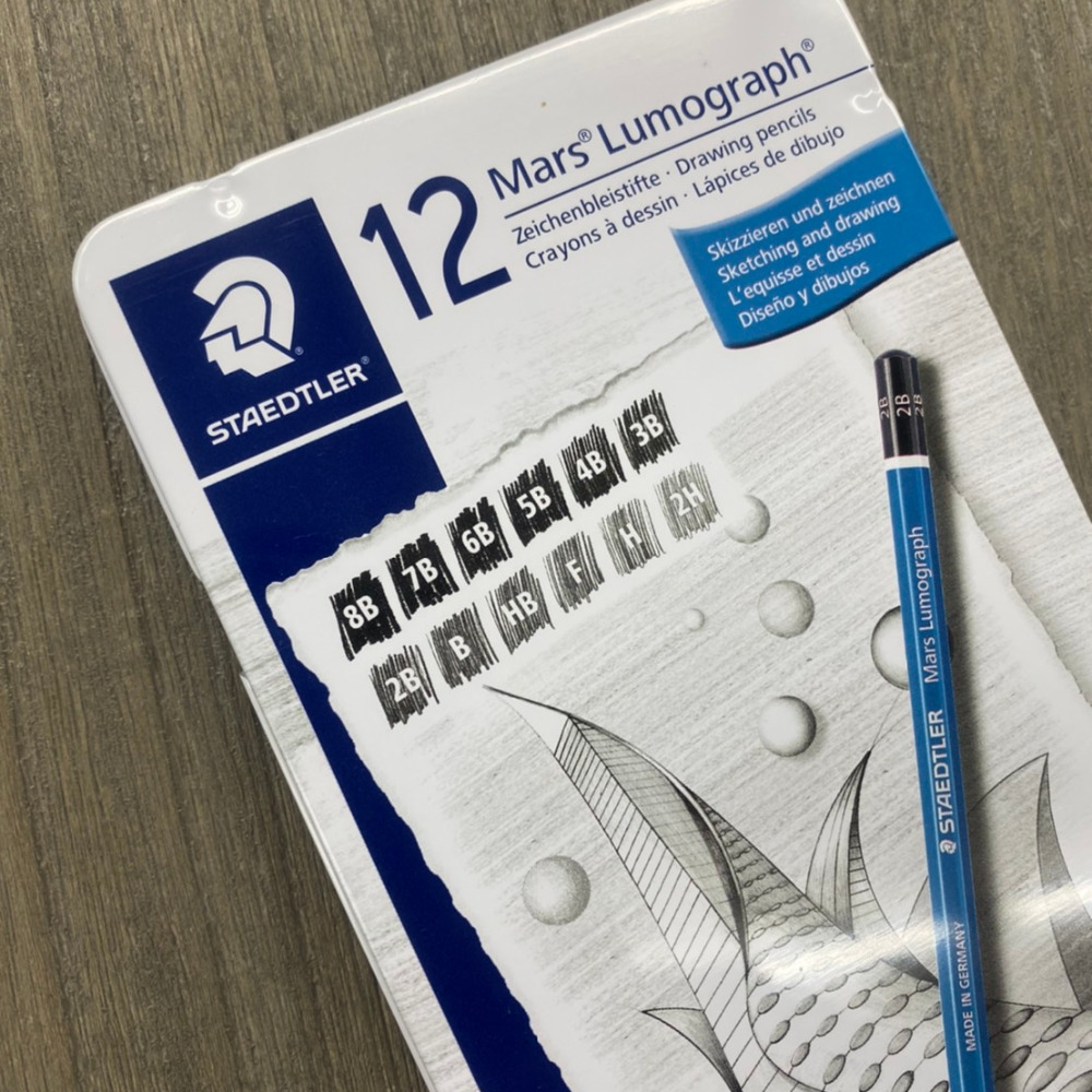 藝城美術~施德樓 STAEDTLER   頂級藍桿繪圖素描鉛筆 12支 鐵盒裝 最新包裝-細節圖4