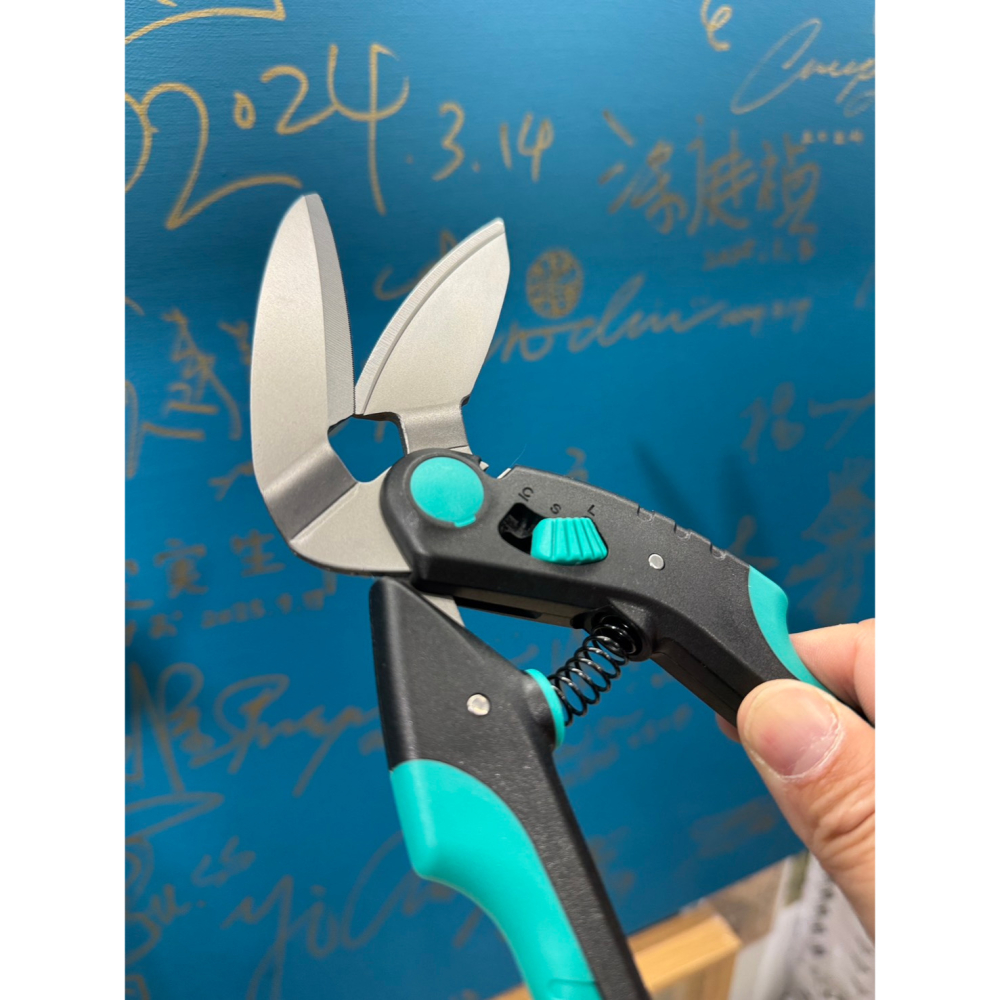 藝城美術~ 強力 多功能 萬用 彎頭剪刀 不卡手 剪軟硬材料皆可 可切換開口 SC-21001-細節圖6