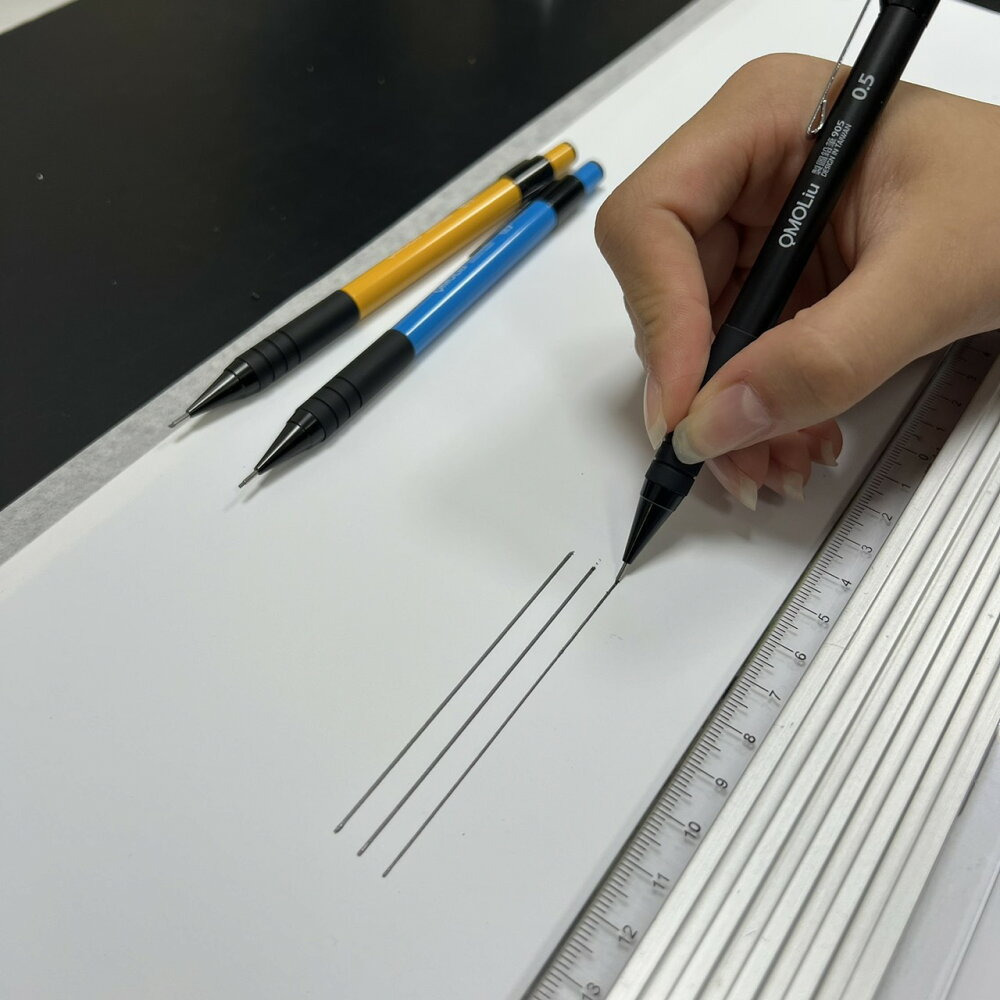 藝城美術~ QMOLiU 製圖用 自動鉛筆 05/07/09 橡膠止滑握持 筆芯穩定技術 筆尖防斷-細節圖4